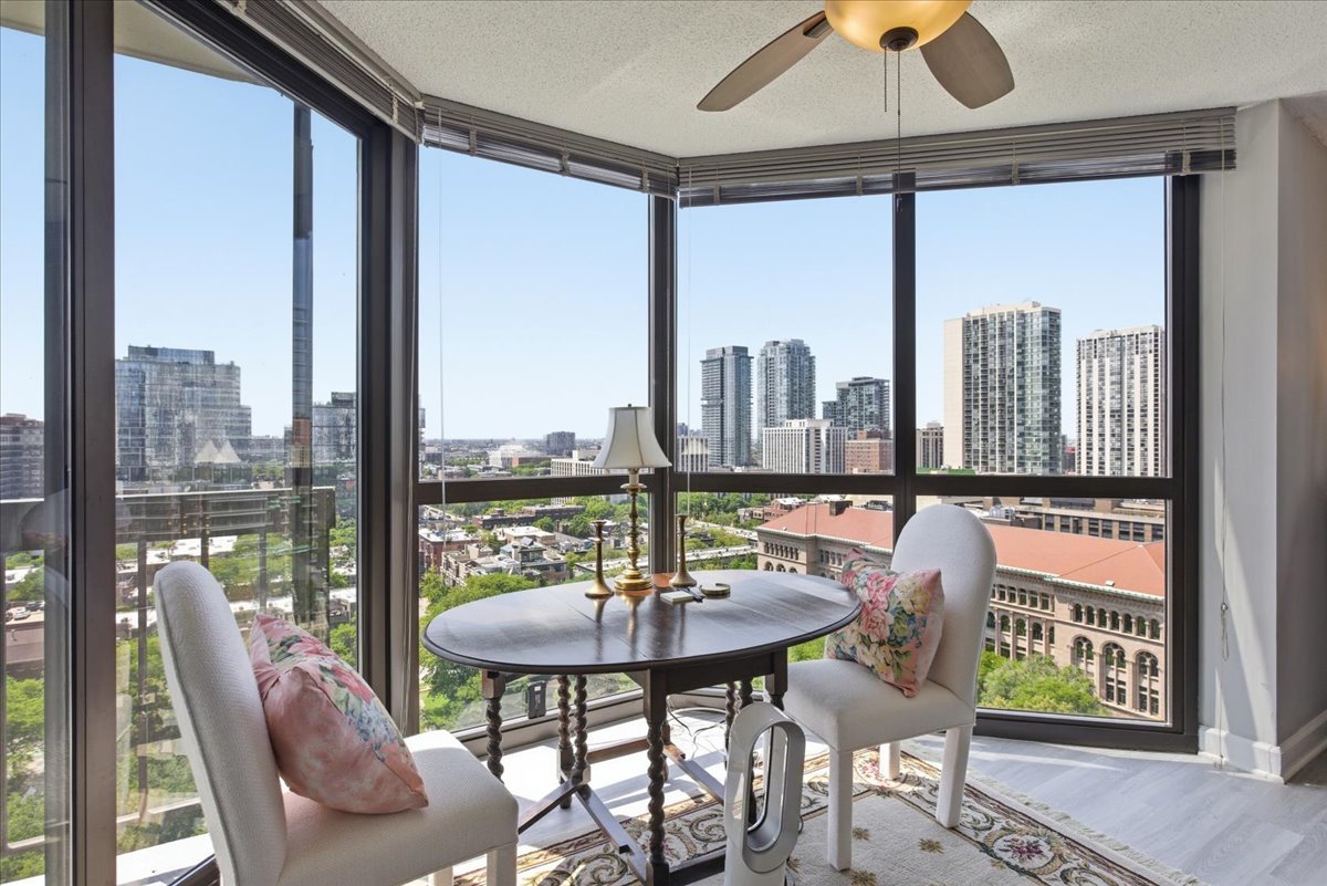 33 West Delaware Place Chicago IL 60610