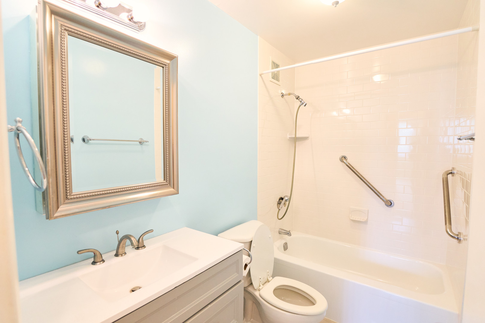 2000 Saint Regis Drive Lombard IL 60148