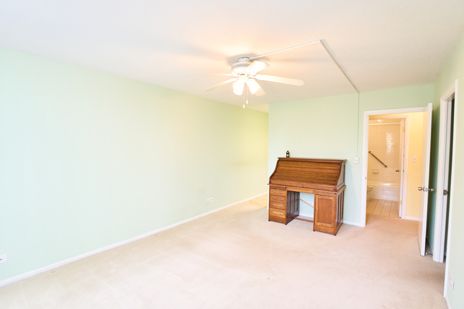 2000 Saint Regis Drive Lombard IL 60148