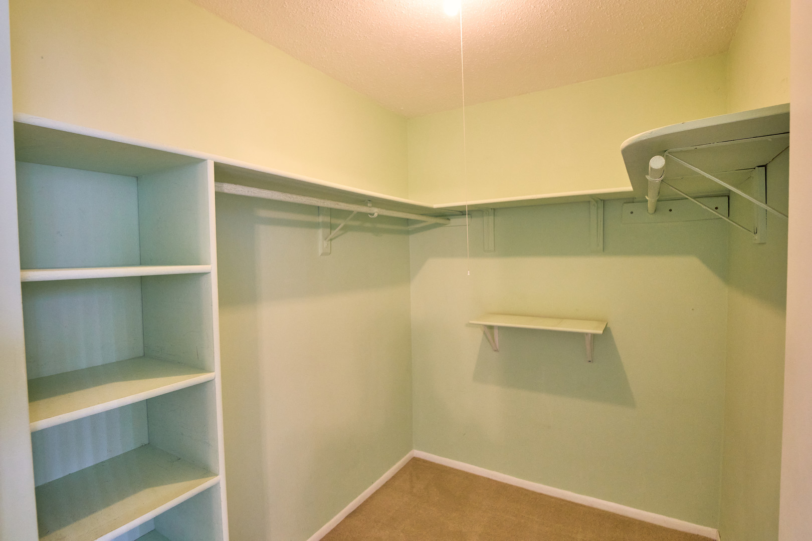 2000 Saint Regis Drive Lombard IL 60148