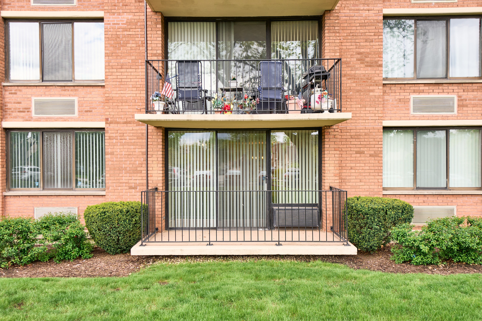 2000 Saint Regis Drive Lombard IL 60148
