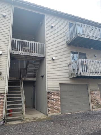 350 Woodridge Circle South Elgin IL 60177