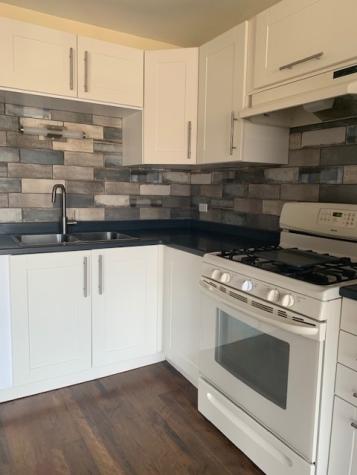 350 Woodridge Circle South Elgin IL 60177