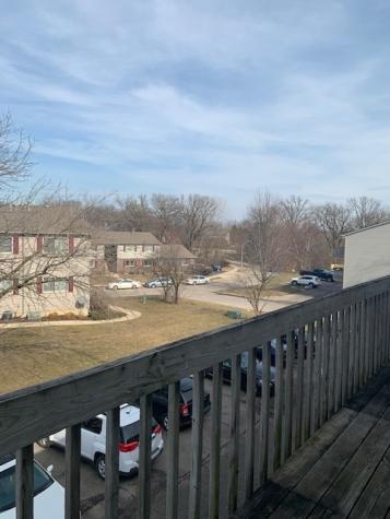 350 Woodridge Circle South Elgin IL 60177