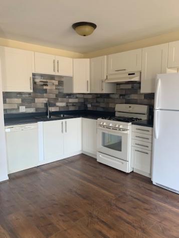 350 Woodridge Circle South Elgin IL 60177