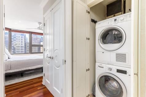 221 East Walton Place Chicago IL 60611
