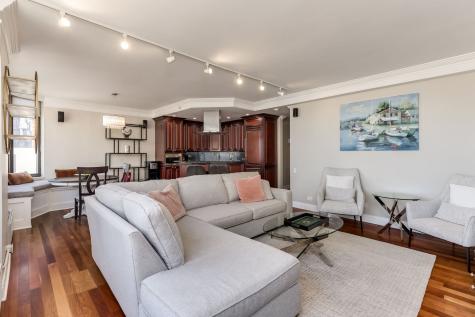 221 East Walton Place Chicago IL 60611