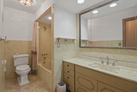 9529 Bronx Avenue Skokie IL 60077