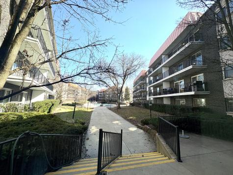 9529 Bronx Avenue Skokie IL 60077