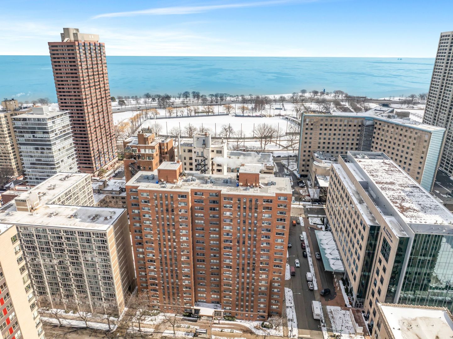 2909 North Sheridan Road Chicago IL 60657