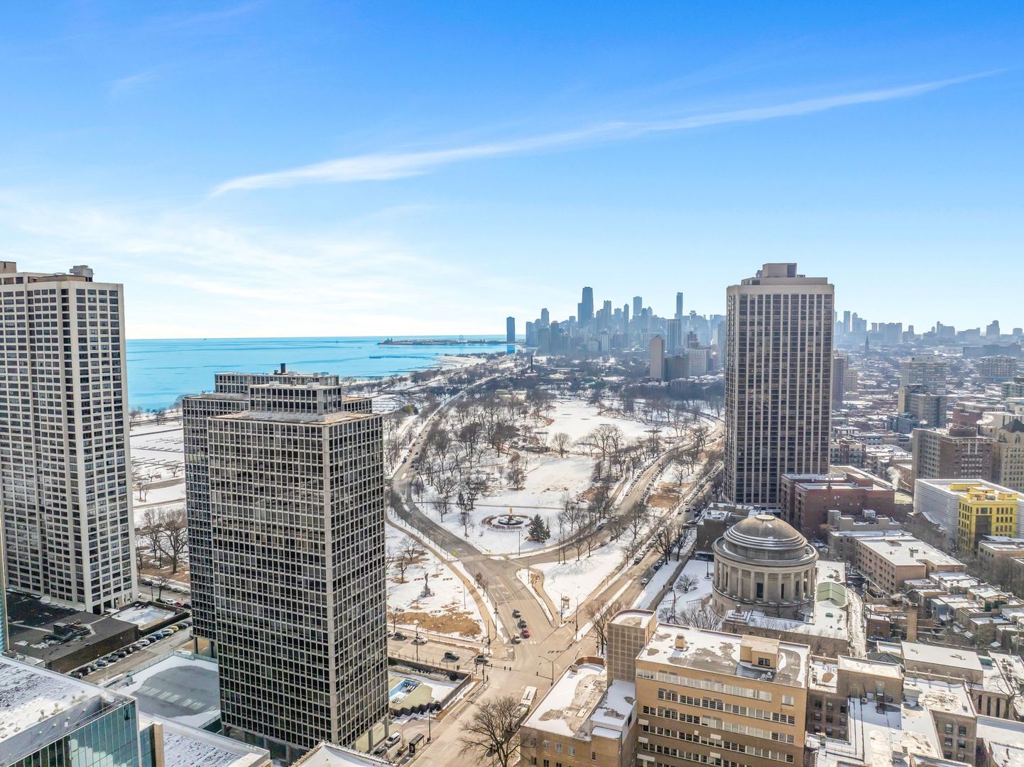2909 North Sheridan Road Chicago IL 60657