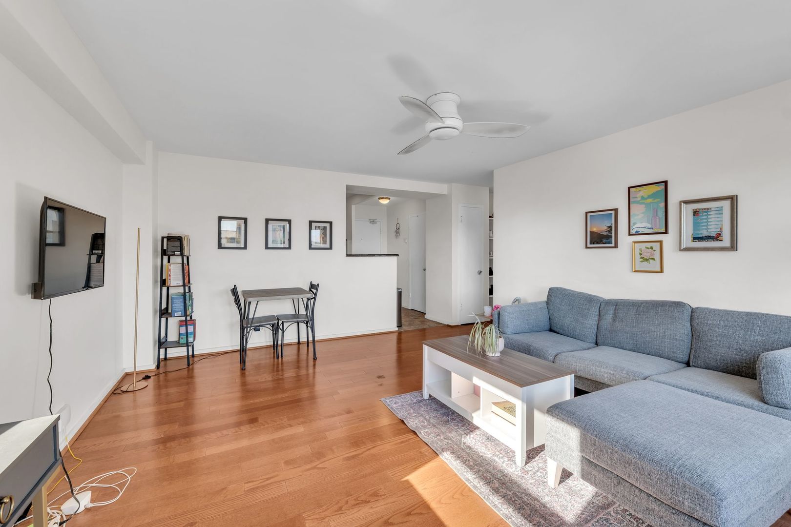2909 North Sheridan Road Chicago IL 60657