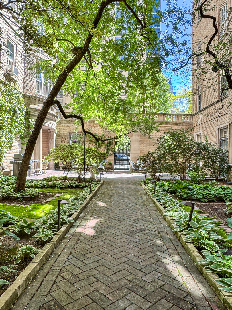 70 East Scott Street Chicago IL 60610
