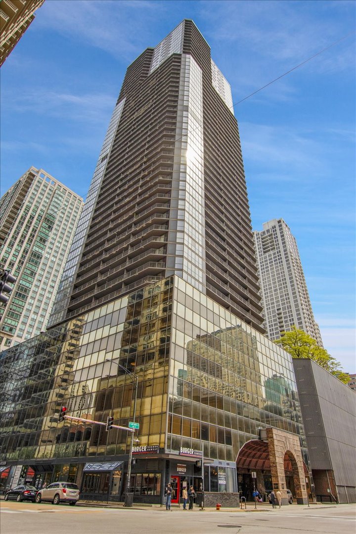 10 East Ontario Street Chicago IL 60611