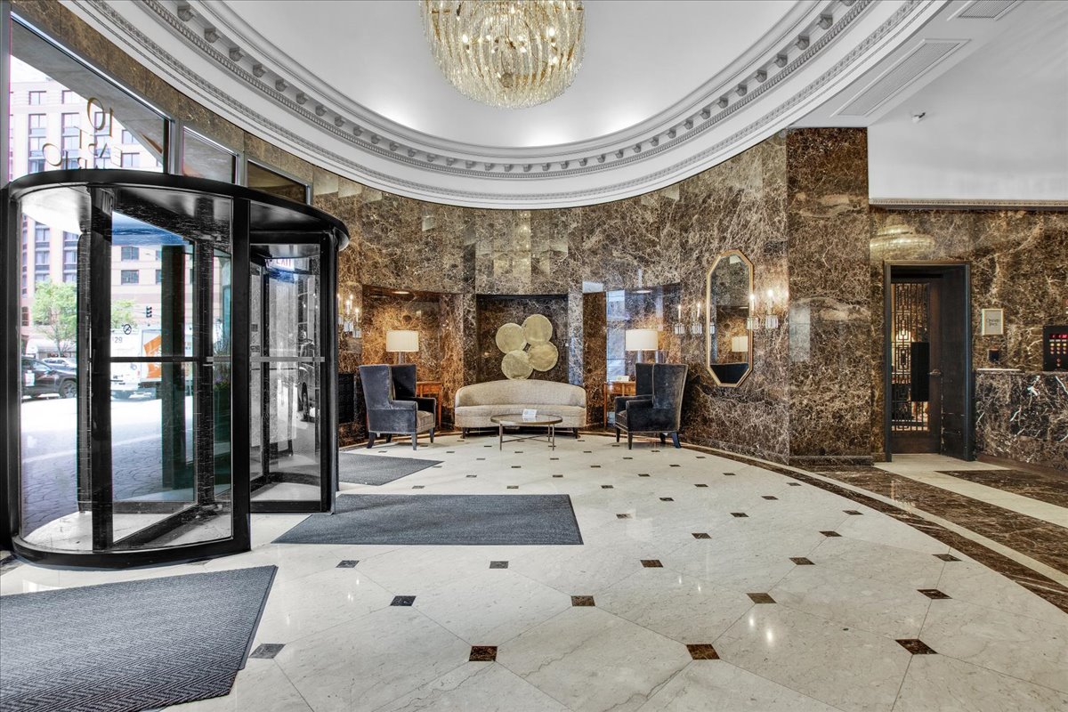 10 East Ontario Street Chicago IL 60611