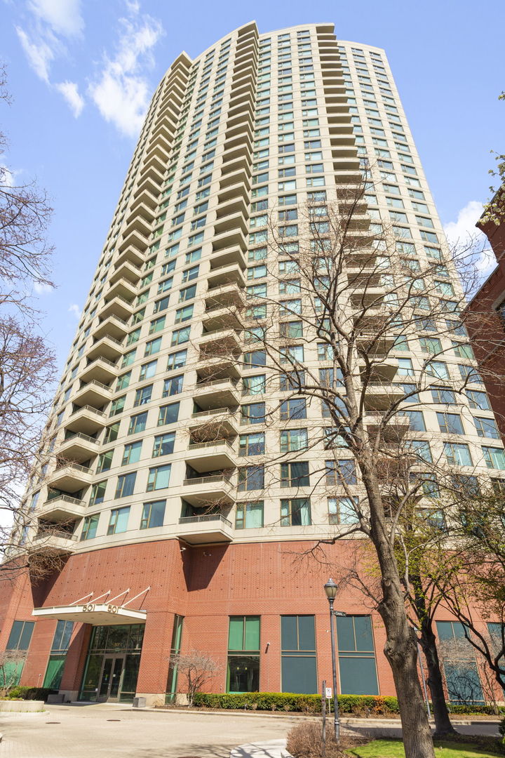501 North Clinton Street Chicago IL 60654