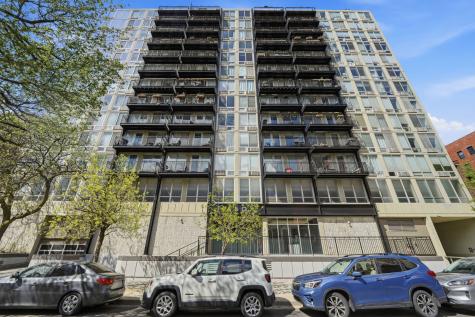 450 West Briar Place Chicago IL 60657