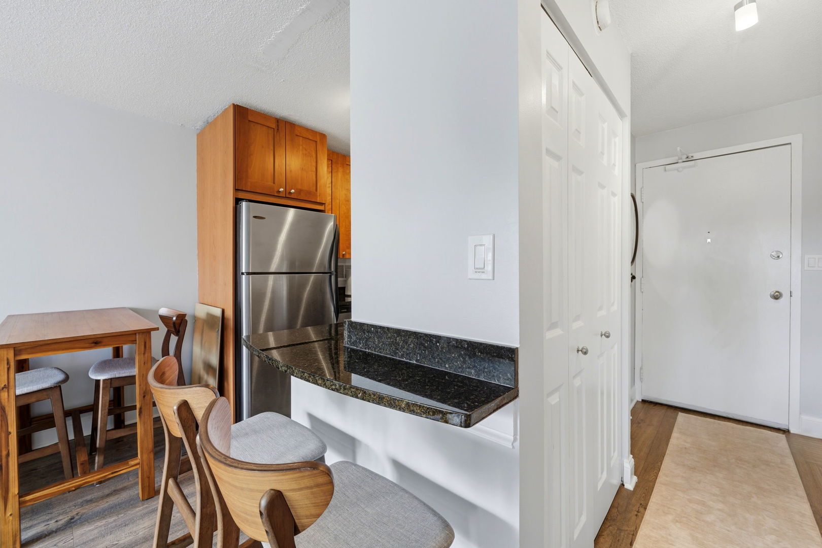 450 West Briar Place Chicago IL 60657