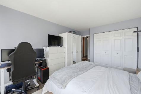 450 West Briar Place Chicago IL 60657