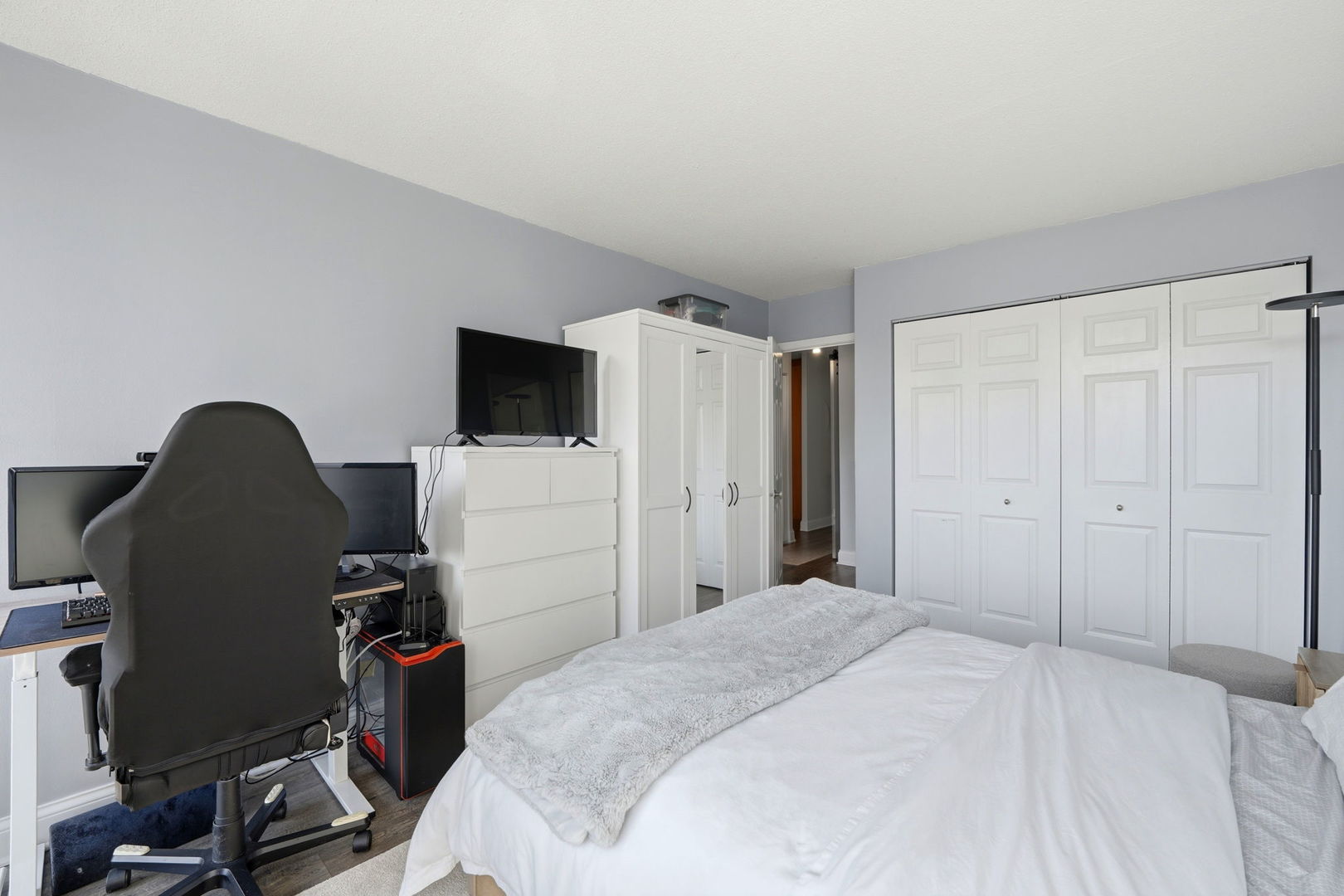450 West Briar Place Chicago IL 60657