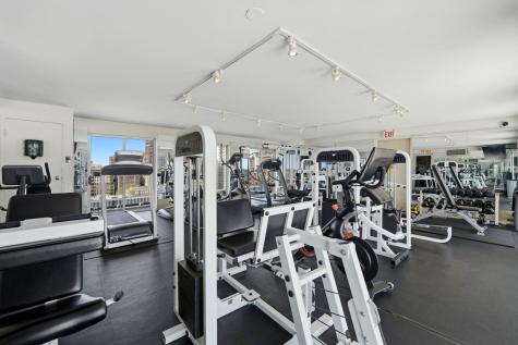 450 West Briar Place Chicago IL 60657