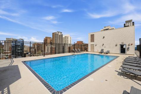 450 West Briar Place Chicago IL 60657