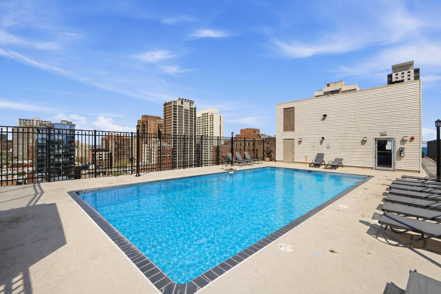 450 West Briar Place Chicago IL 60657