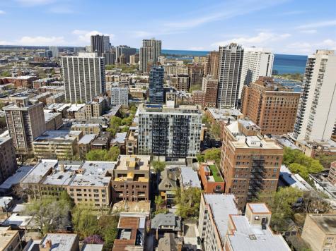 450 West Briar Place Chicago IL 60657