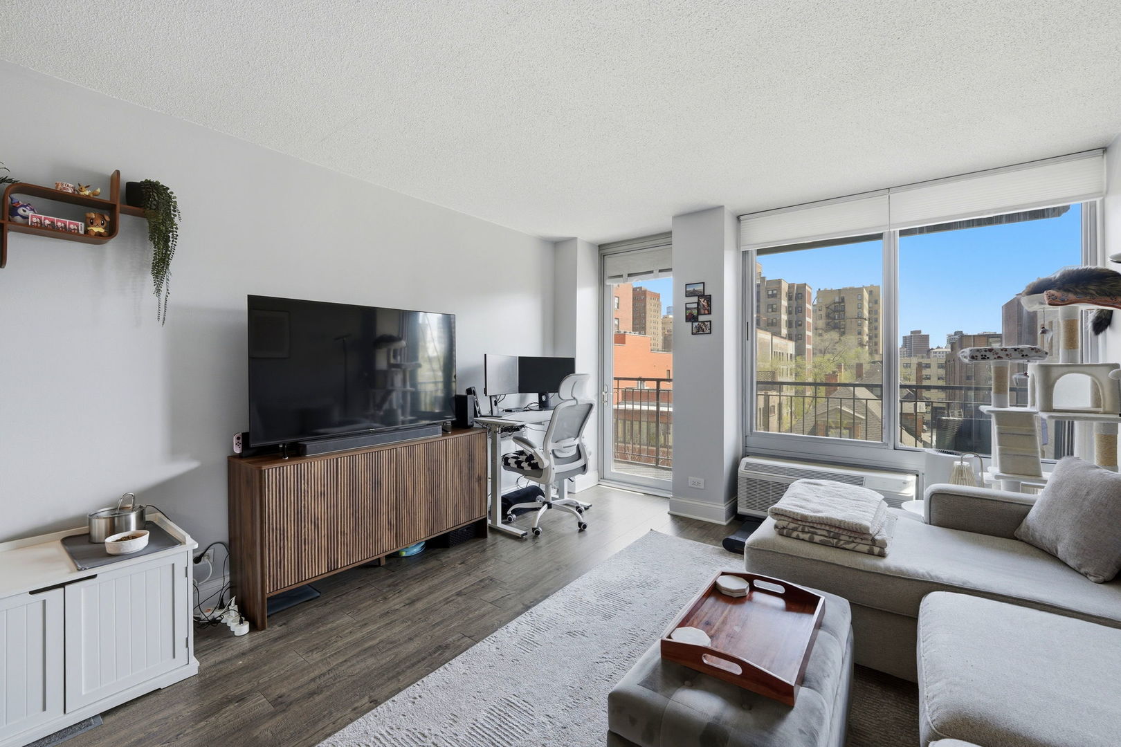 450 West Briar Place Chicago IL 60657