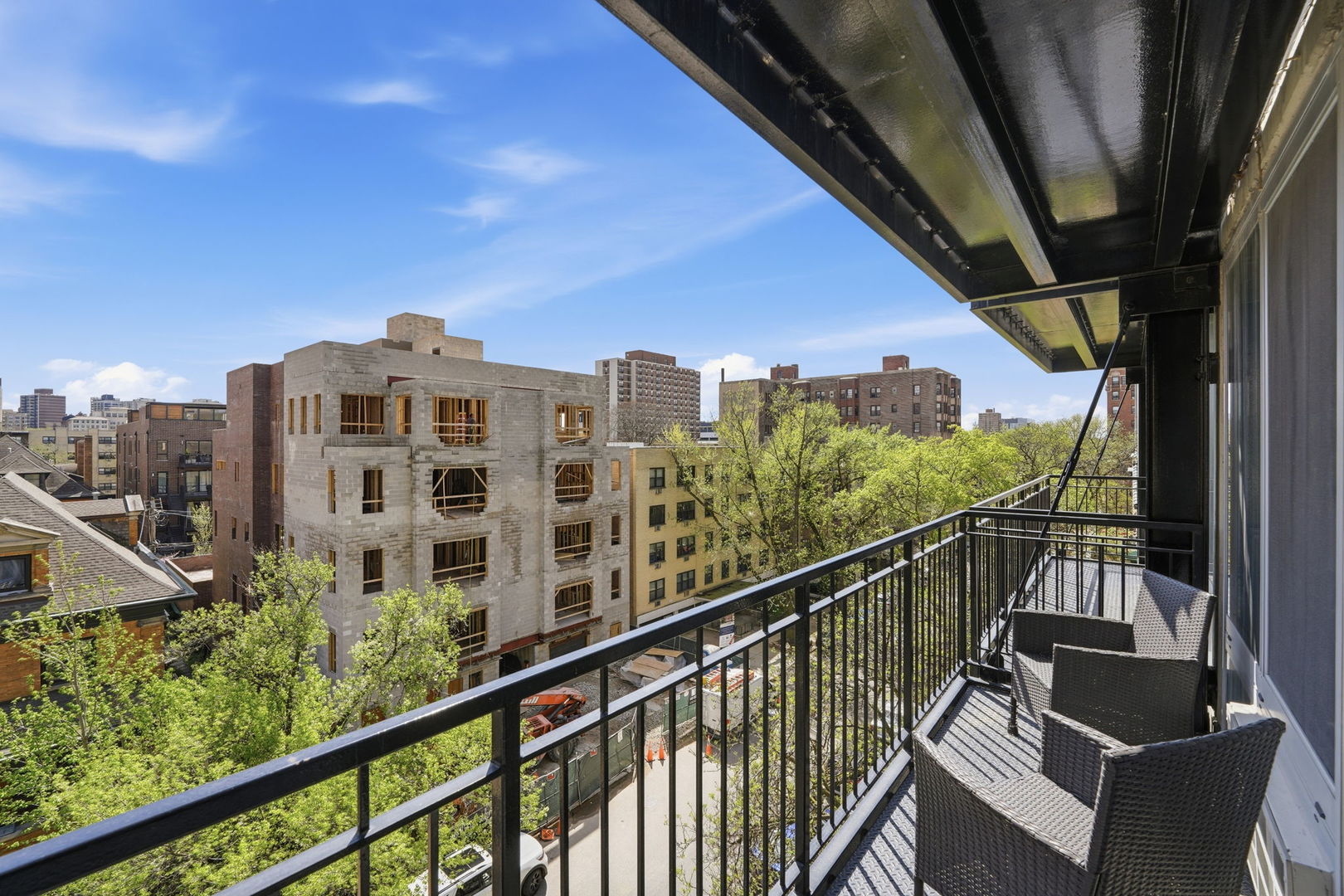 450 West Briar Place Chicago IL 60657