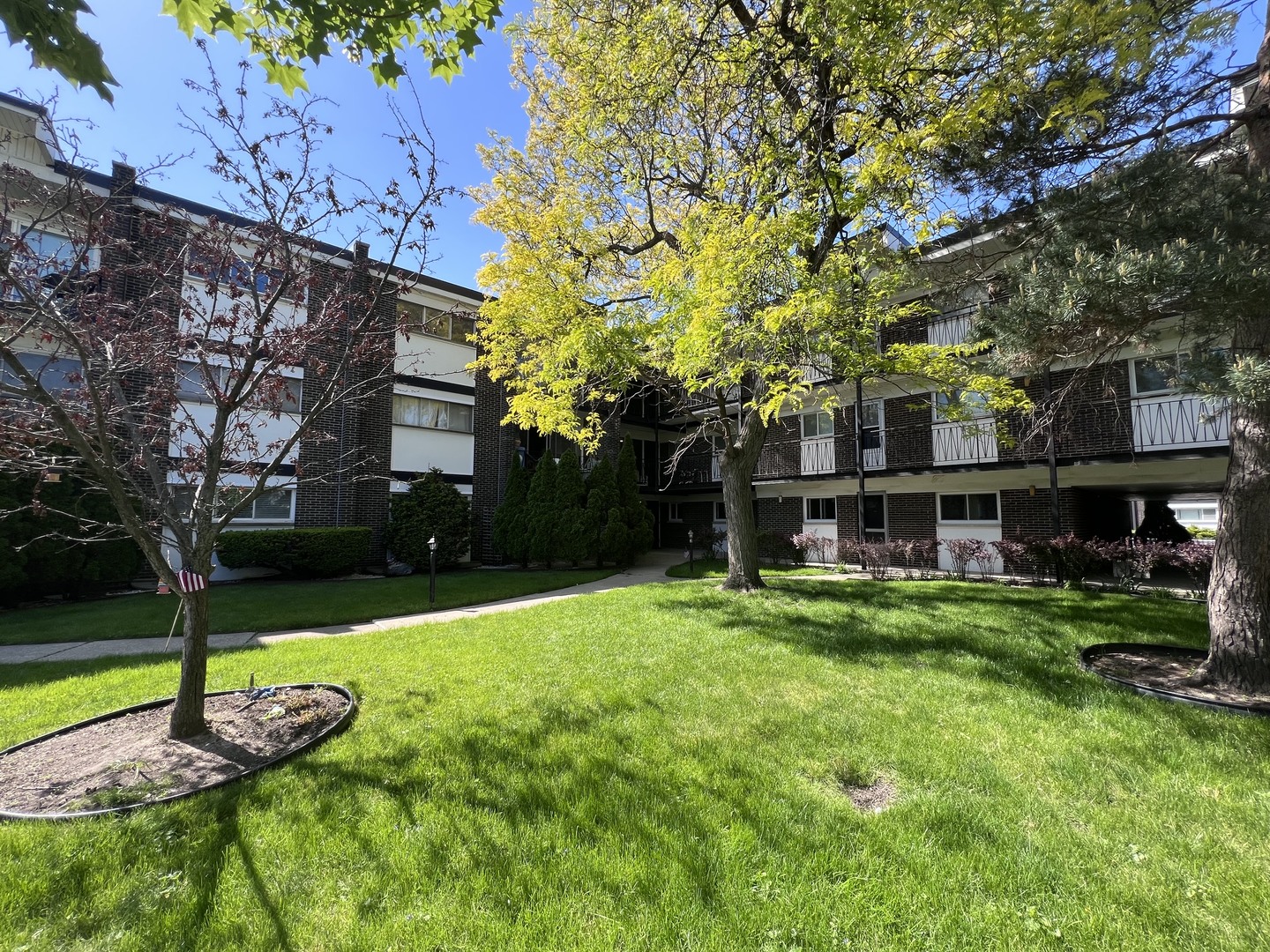 10125 Cherry Parkway Skokie IL 60076