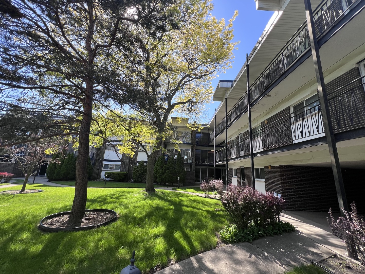 10125 Cherry Parkway Skokie IL 60076