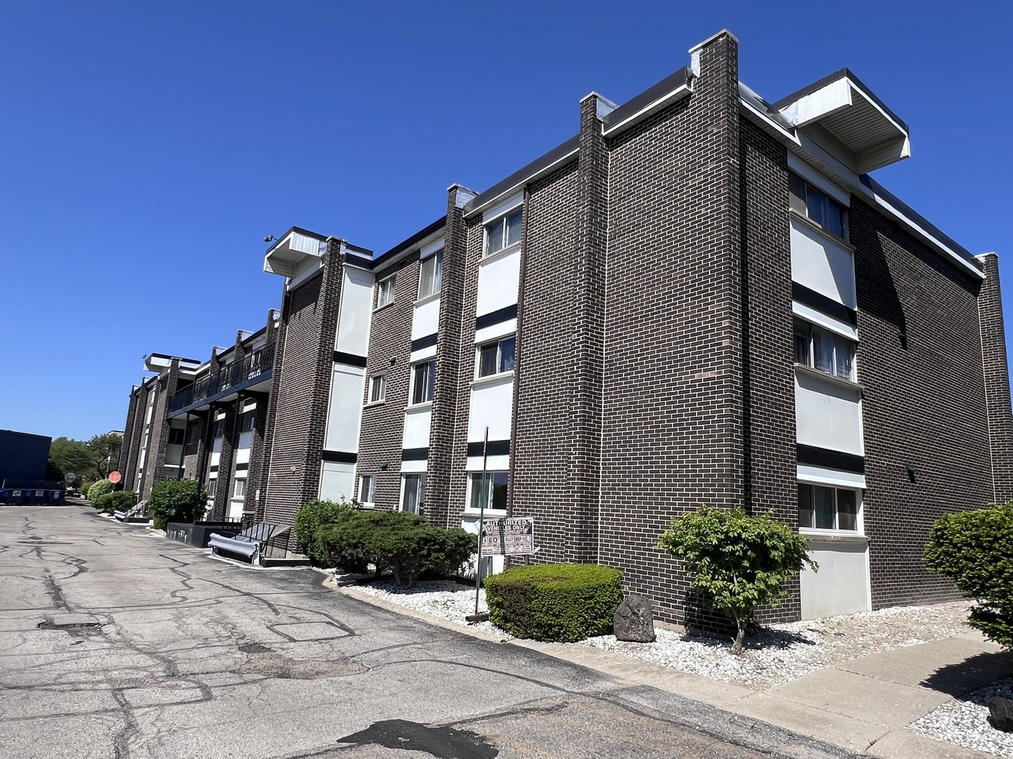 10125 Cherry Parkway Skokie IL 60076