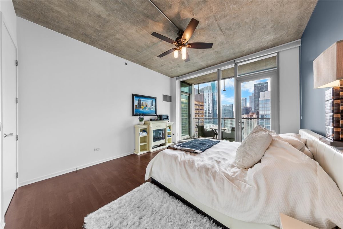 600 North Fairbanks Court Chicago IL 60611