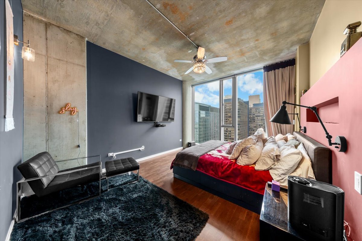 600 North Fairbanks Court Chicago IL 60611