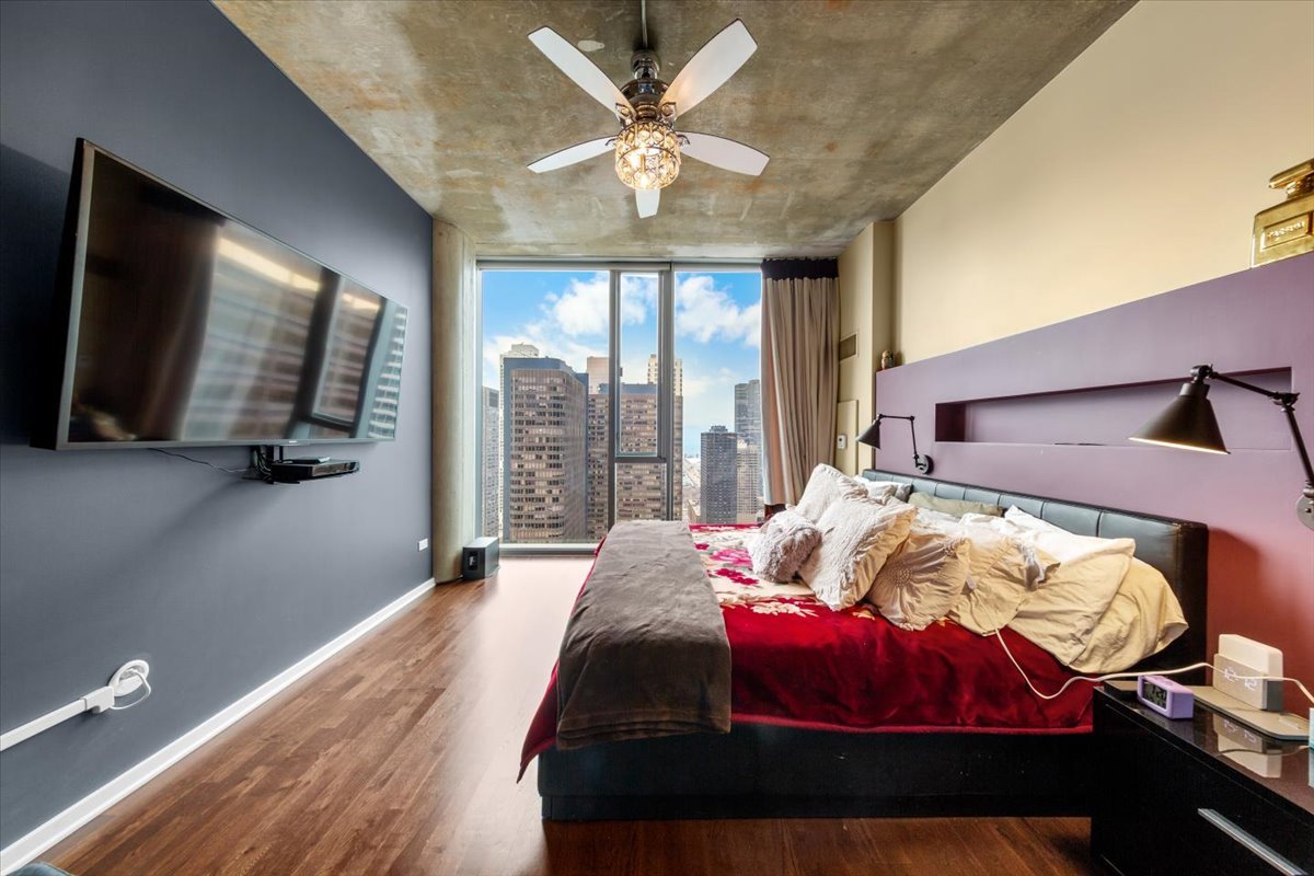 600 North Fairbanks Court Chicago IL 60611