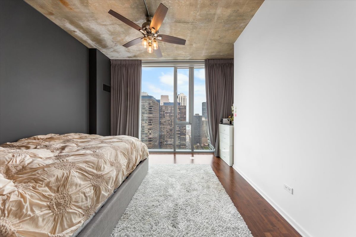 600 North Fairbanks Court Chicago IL 60611
