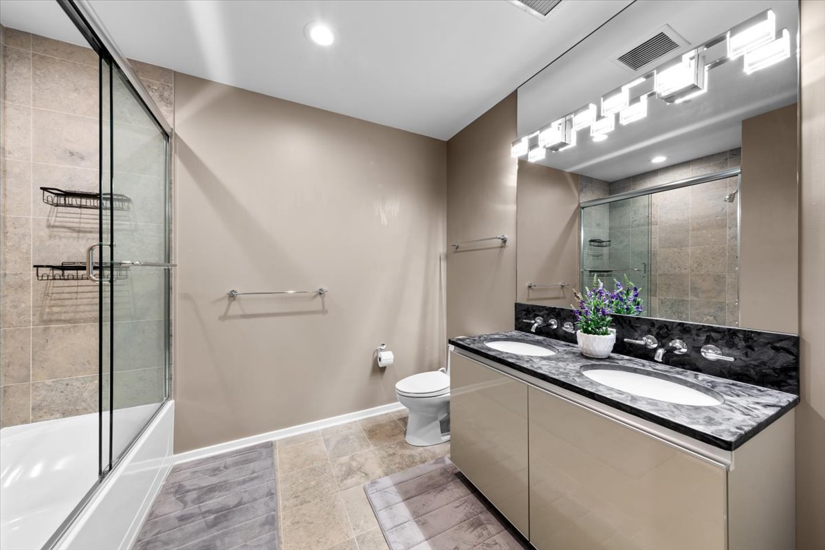 600 North Fairbanks Court Chicago IL 60611