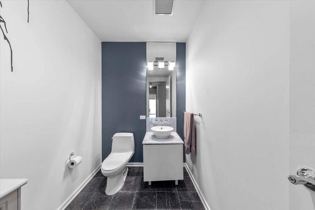 600 North Fairbanks Court Chicago IL 60611