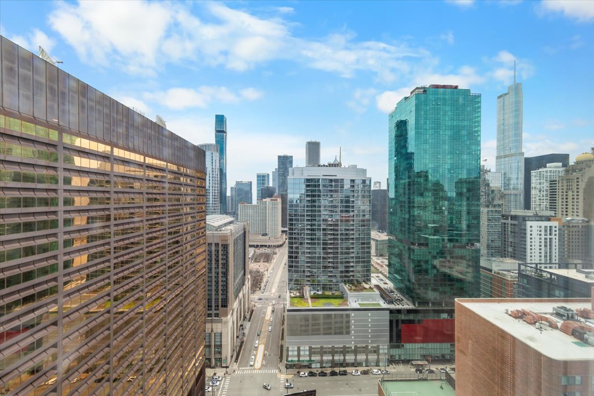 600 North Fairbanks Court Chicago IL 60611