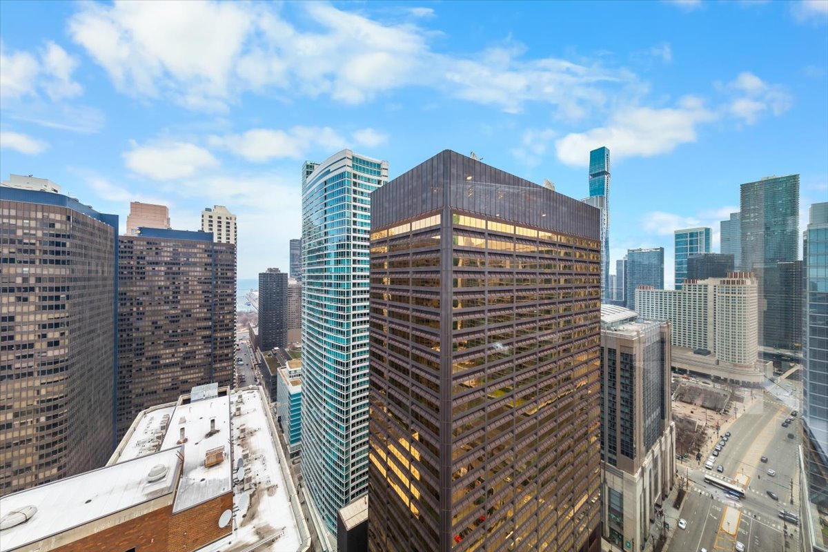 600 North Fairbanks Court Chicago IL 60611