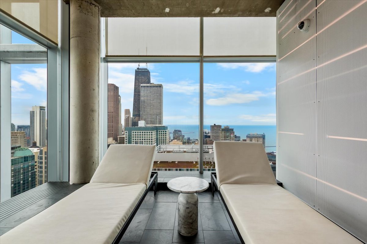 600 North Fairbanks Court Chicago IL 60611