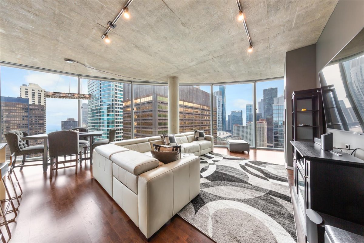 600 North Fairbanks Court Chicago IL 60611