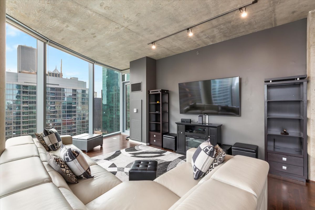 600 North Fairbanks Court Chicago IL 60611