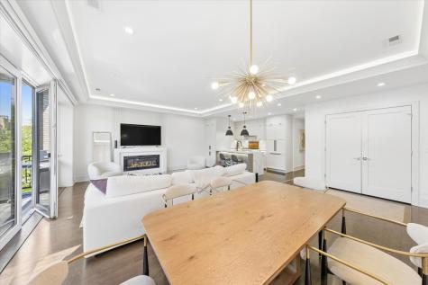 1334 West Walton Street Chicago IL 60642