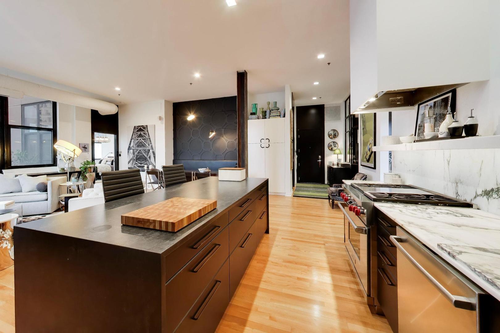 547 South Clark Street Chicago IL 60605