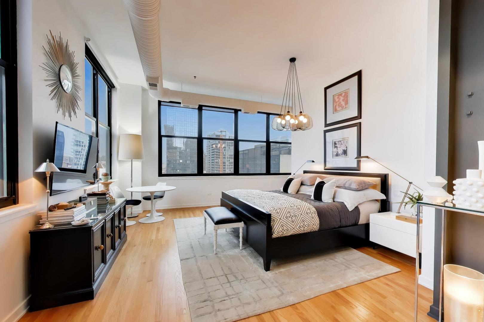 547 South Clark Street Chicago IL 60605