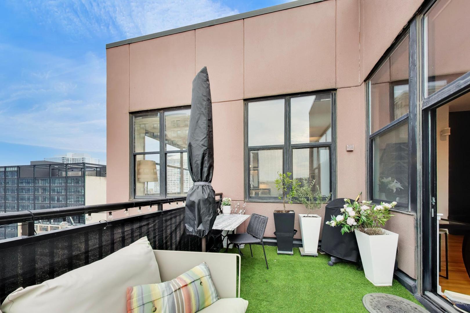 547 South Clark Street Chicago IL 60605