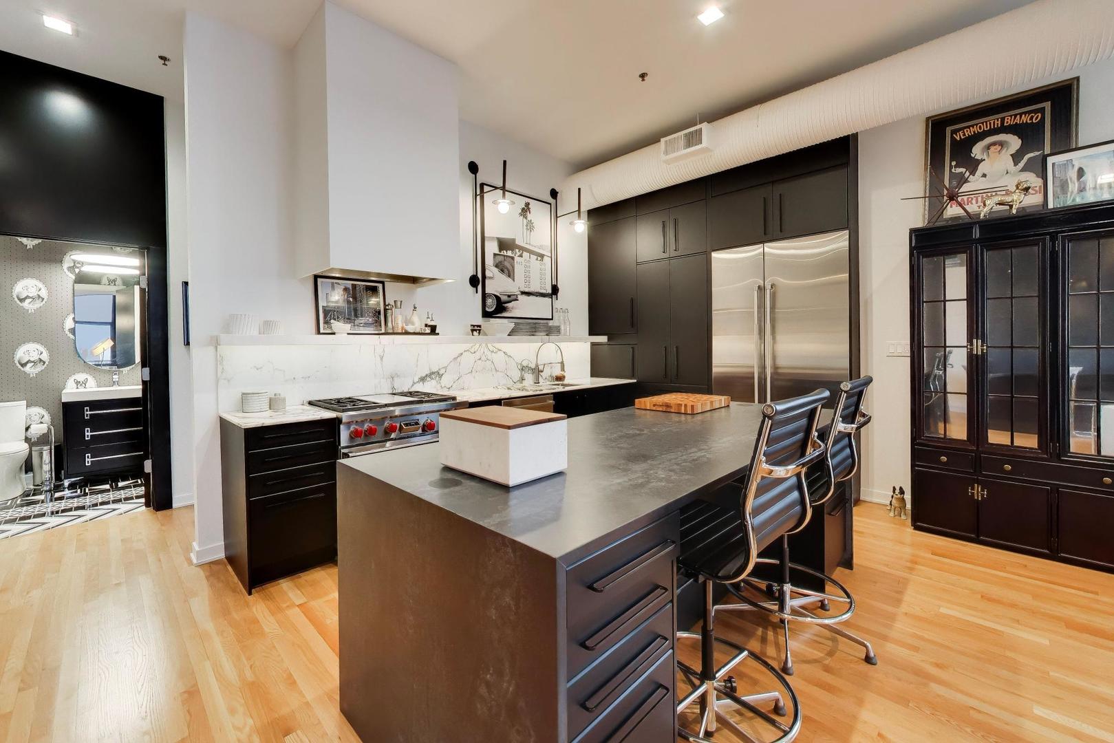 547 South Clark Street Chicago IL 60605