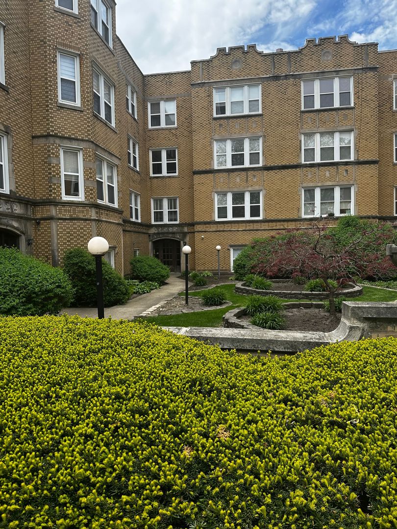 6316 North Richmond Street Chicago IL 60659